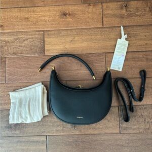 Songmont Luna in black